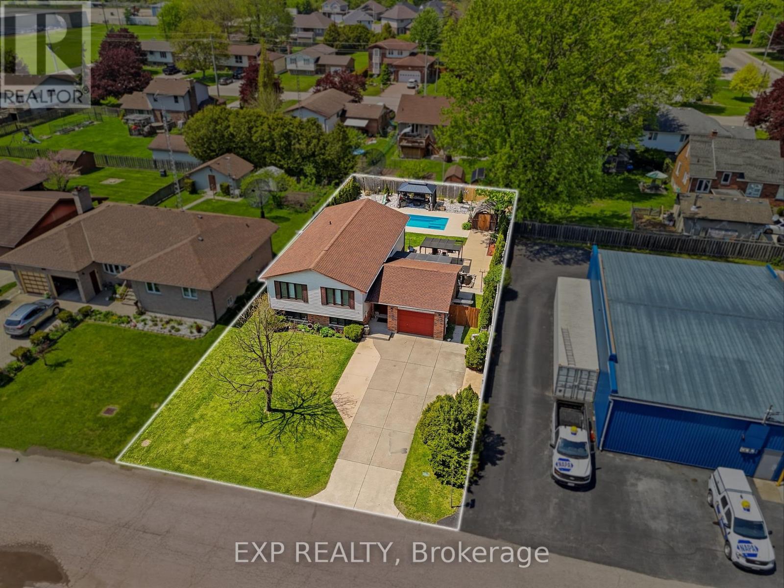 271 ANNE STREET - 5