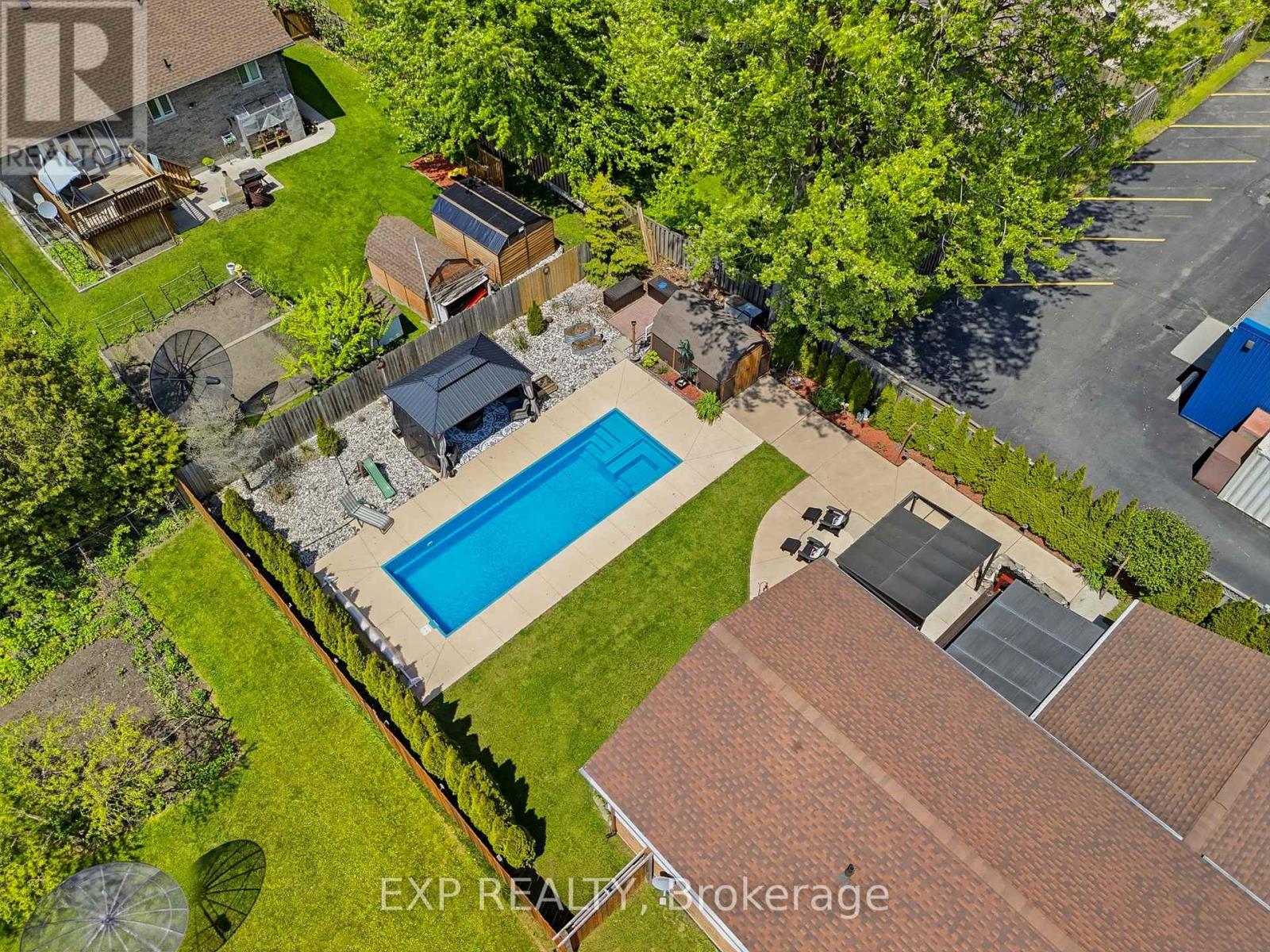 271 ANNE STREET - 8