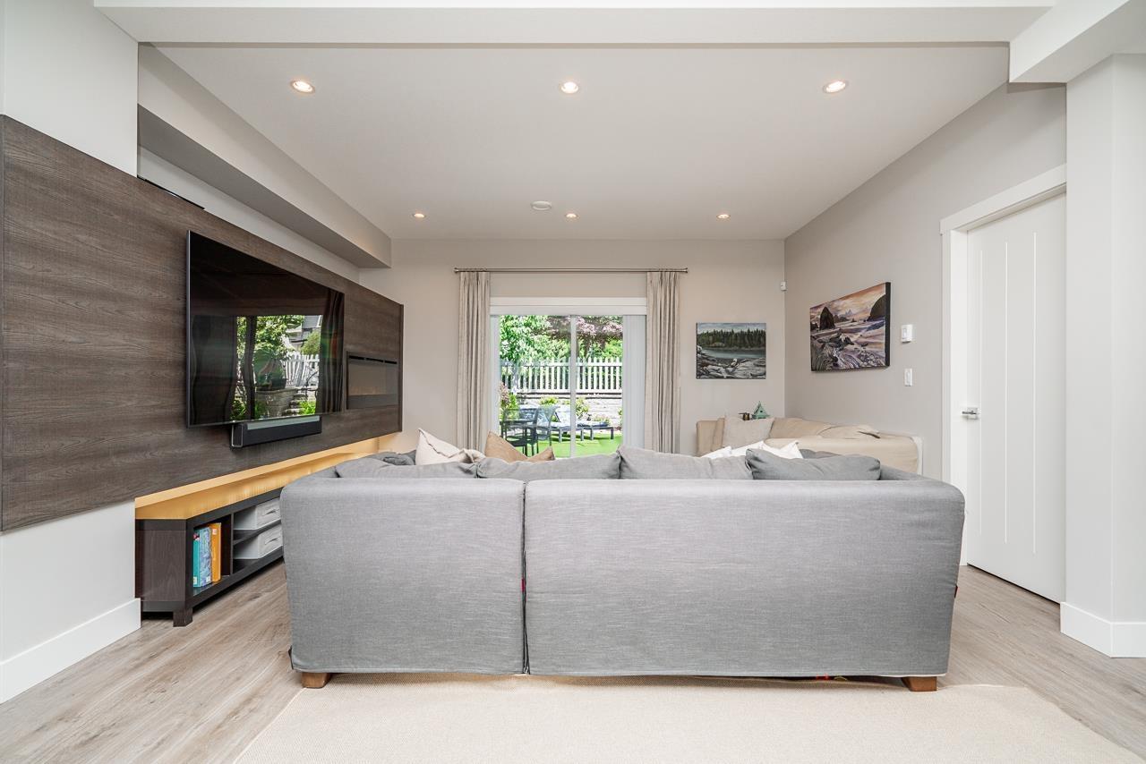 157 2853 HELC PLACE, Surrey