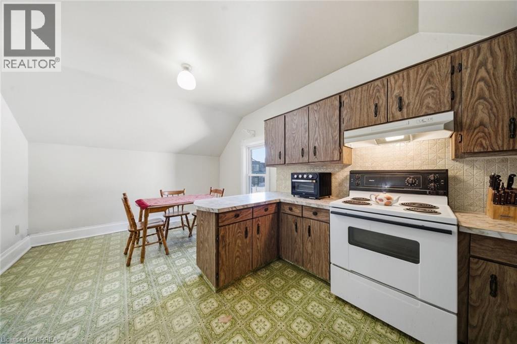 76 BROCK Street - 14