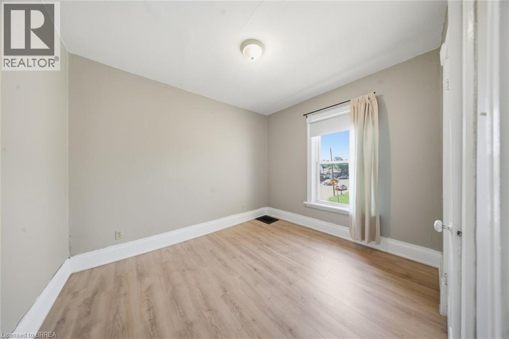 76 BROCK Street - 20