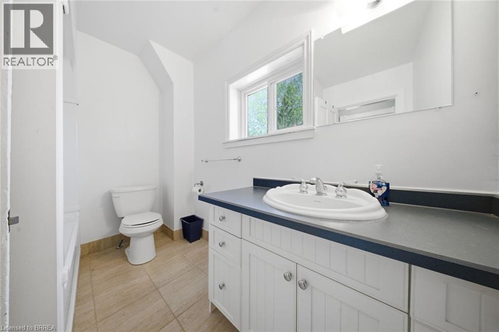 76 BROCK Street - 21