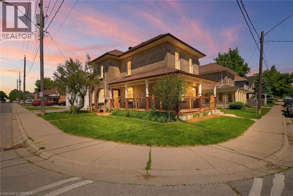 76 BROCK Street - 33