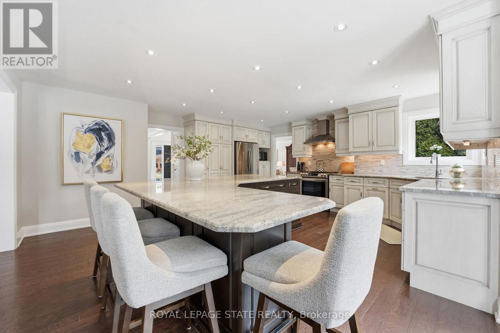28 DEERVIEW AVENUE - 14