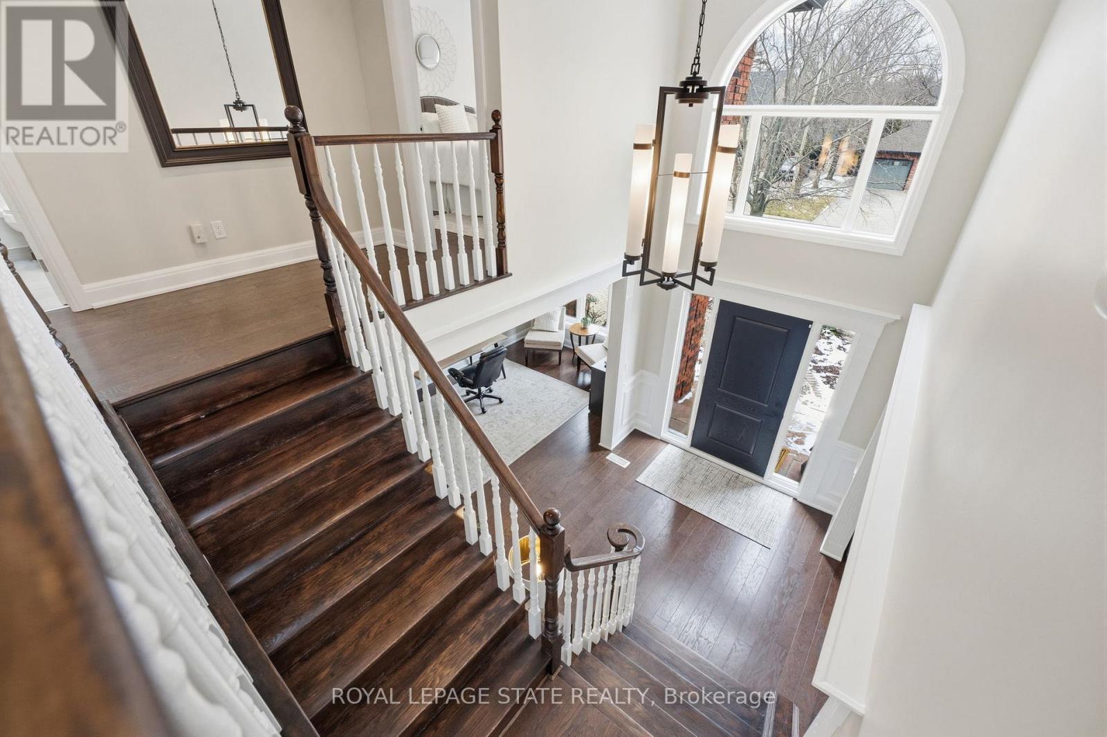 28 DEERVIEW AVENUE - 25