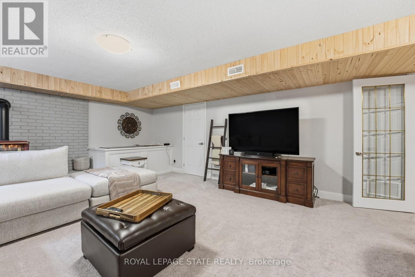 28 DEERVIEW AVENUE - 38
