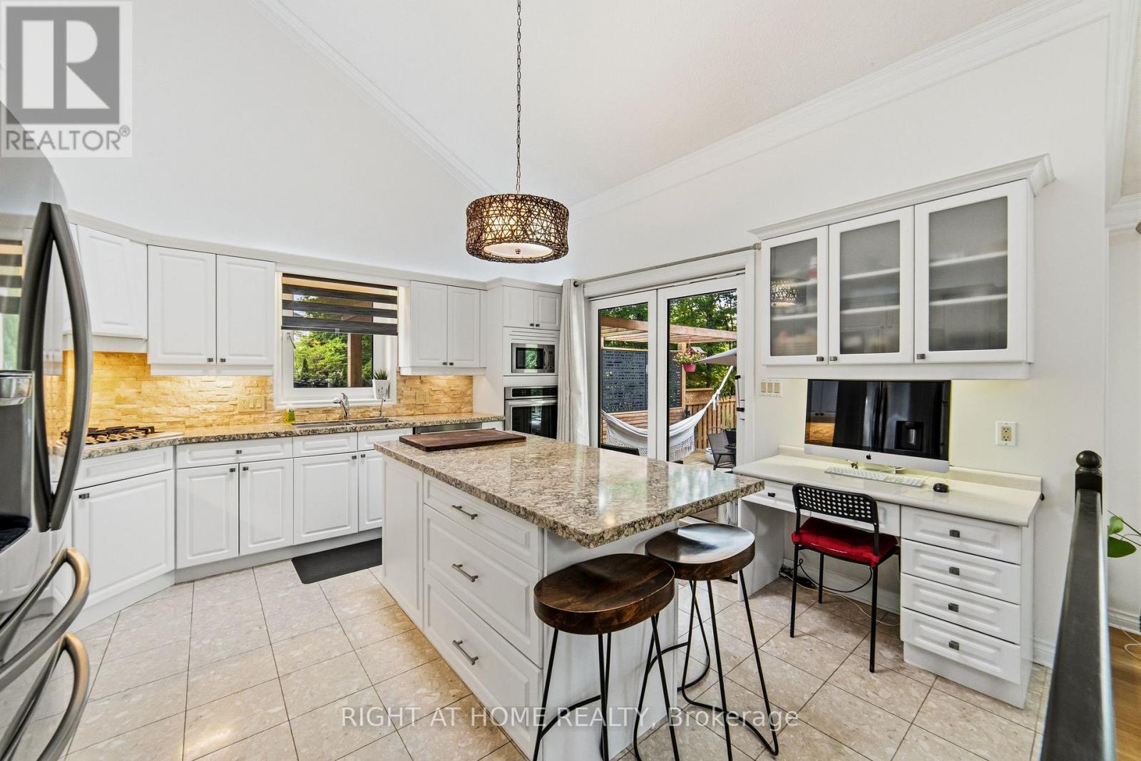 21 FRANCIS CREEK BOULEVARD - 18