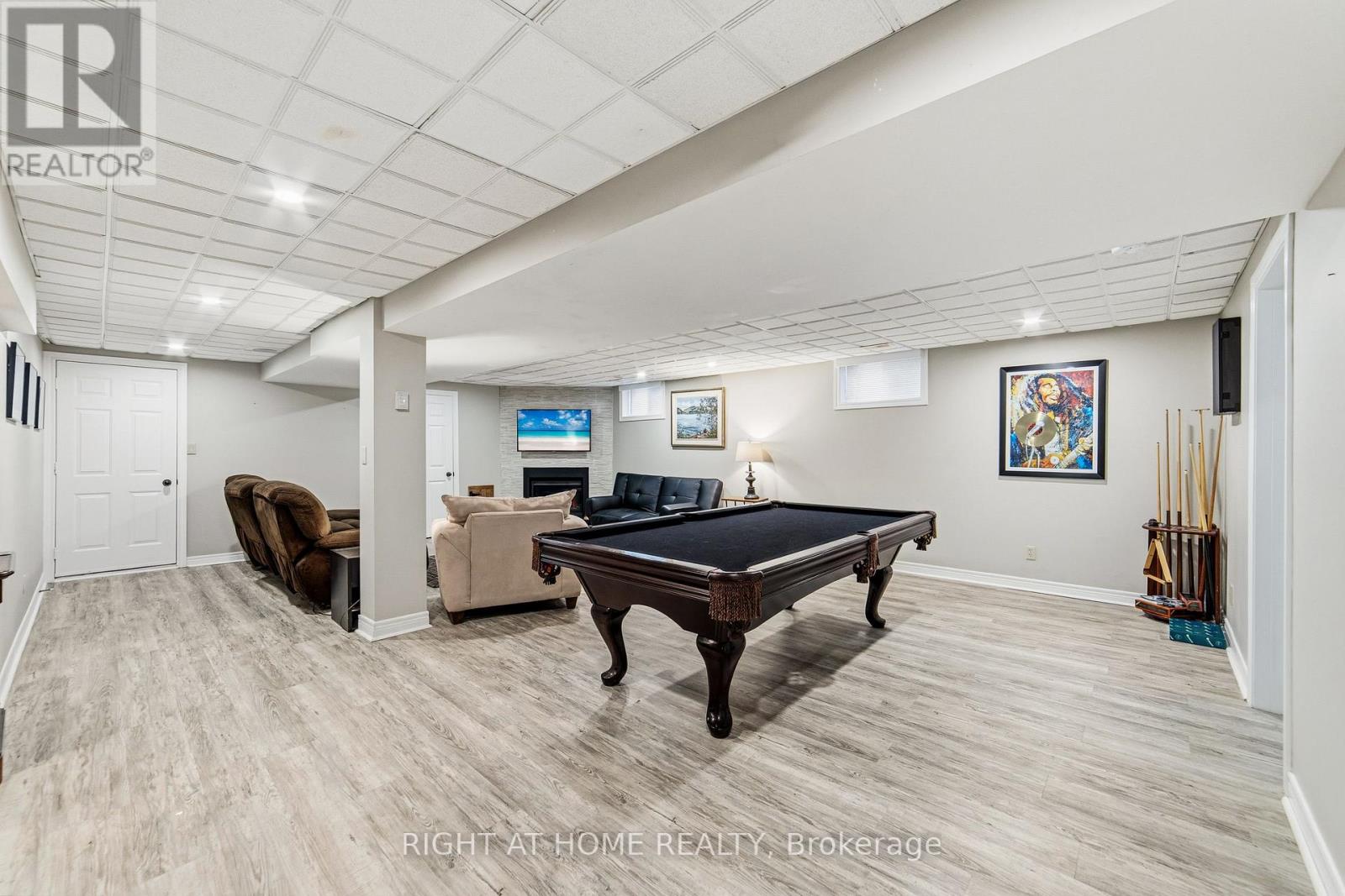 21 FRANCIS CREEK BOULEVARD - 24