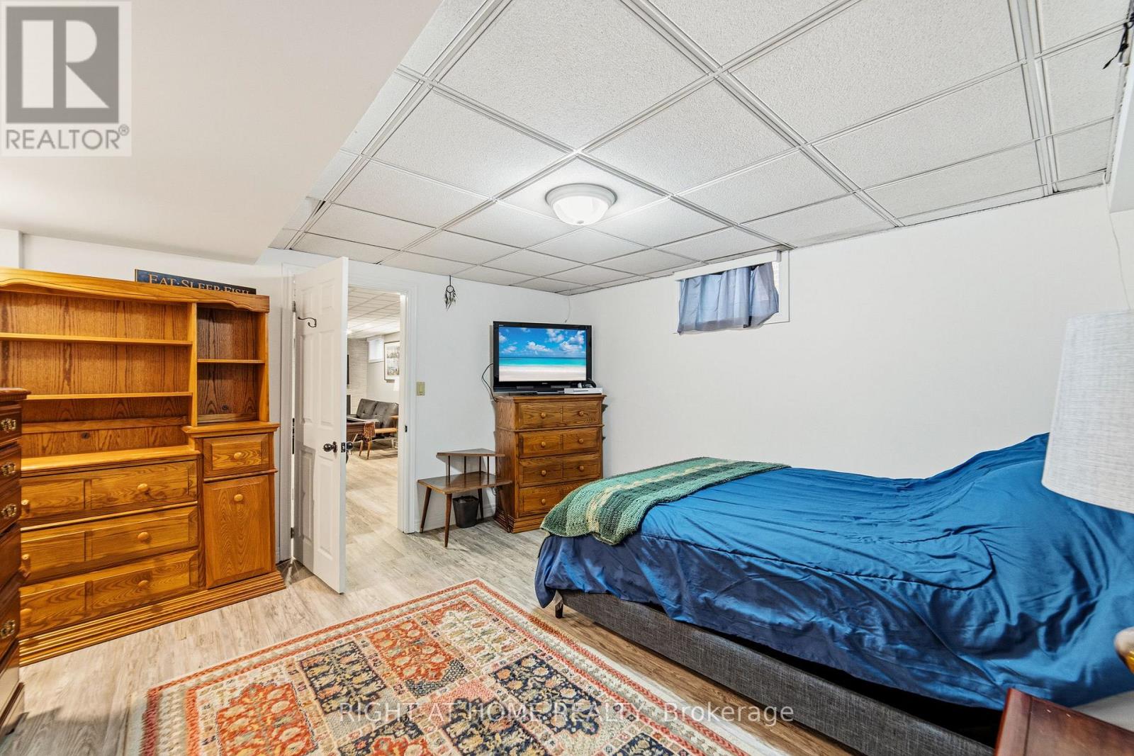 21 FRANCIS CREEK BOULEVARD - 29