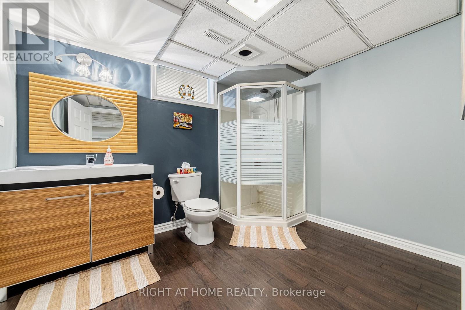 21 FRANCIS CREEK BOULEVARD - 30