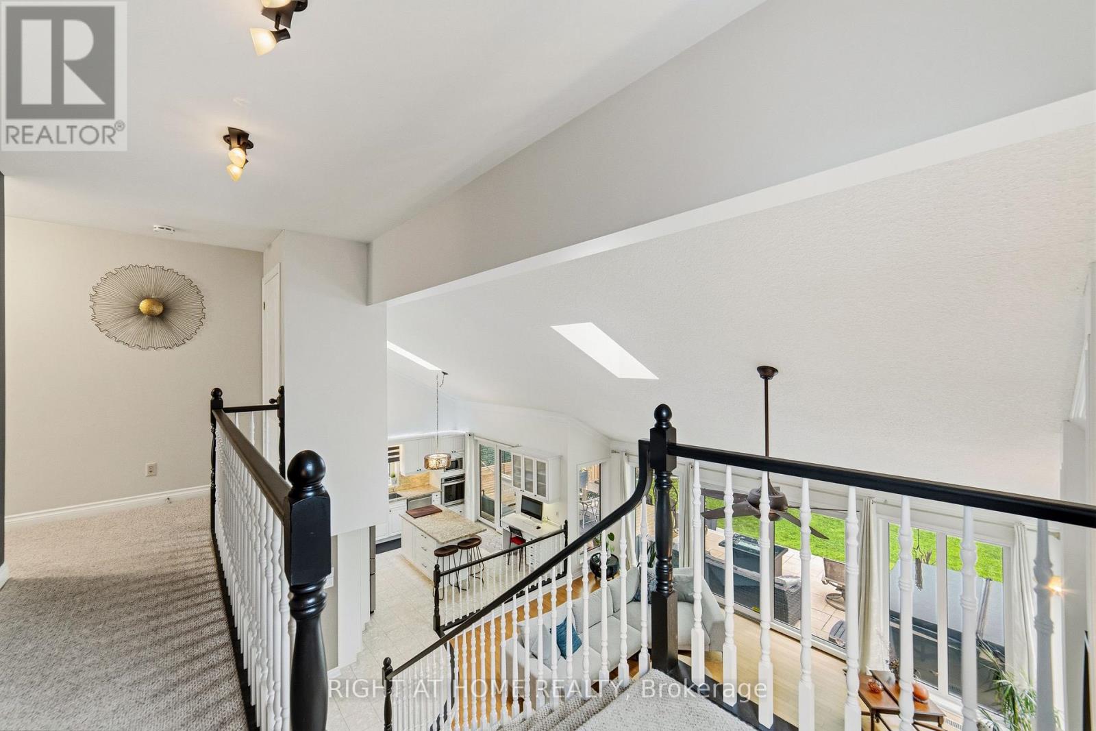 21 FRANCIS CREEK BOULEVARD - 32