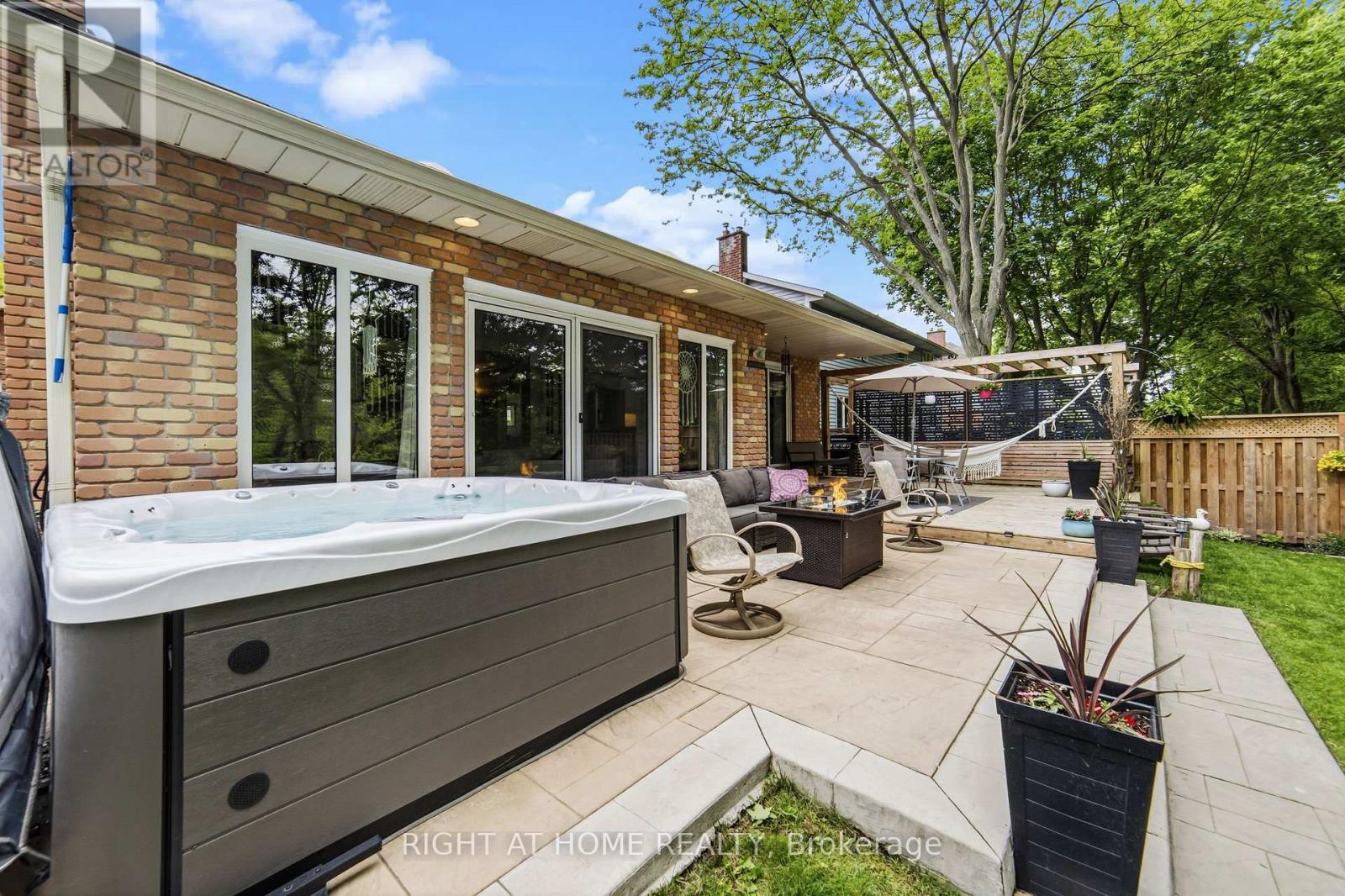 21 FRANCIS CREEK BOULEVARD - 41
