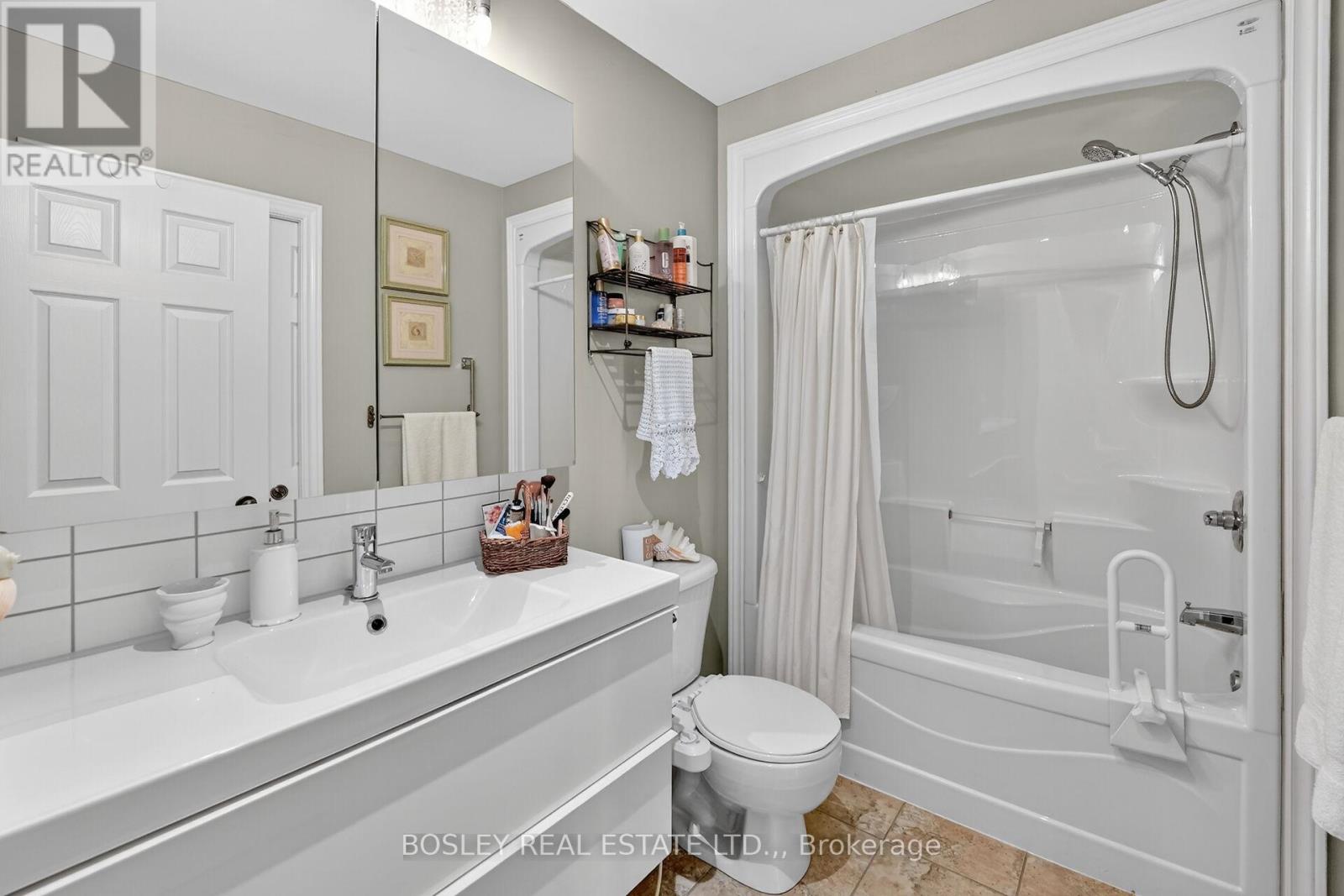 #UNIT 12 7 GIBSON PLACE - 13