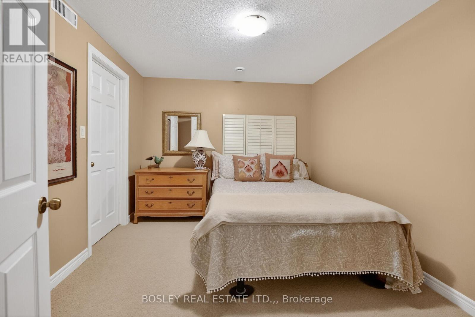 #UNIT 12 7 GIBSON PLACE - 18
