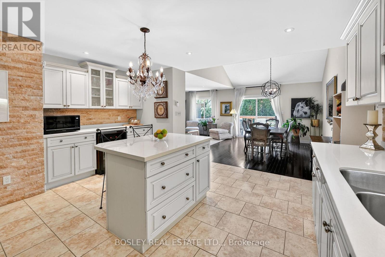 #UNIT 12 7 GIBSON PLACE - 5