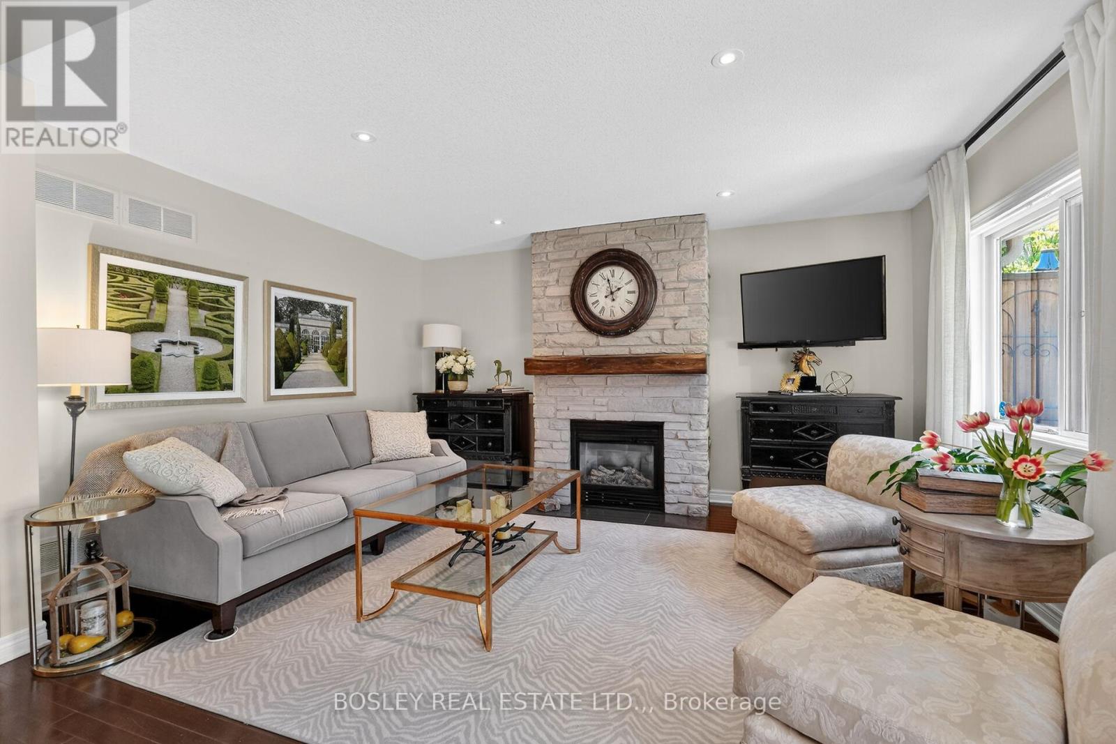 #UNIT 12 7 GIBSON PLACE - 8