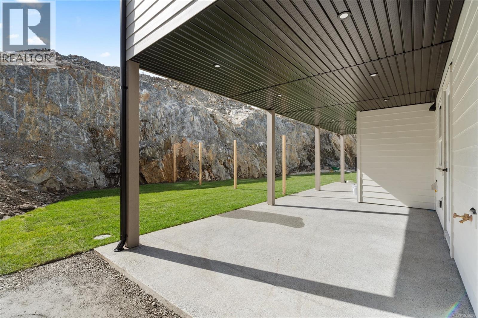  2098 Kingbird Drive, Langford