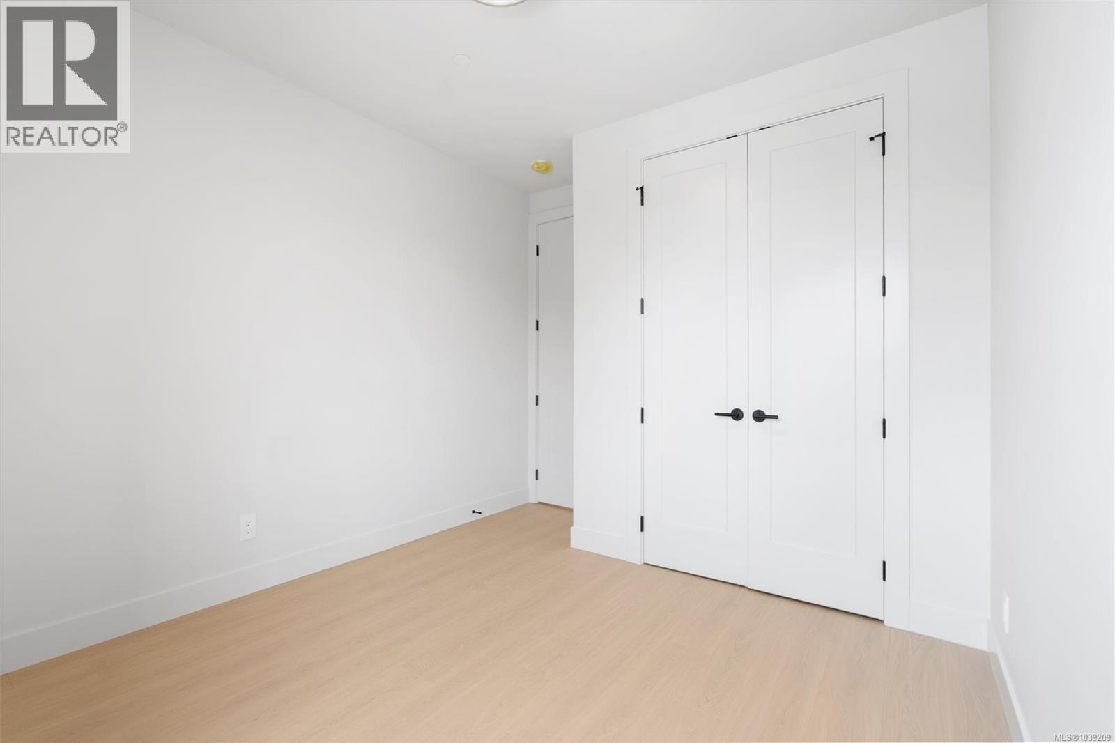 2098 Kingbird Dr - 31