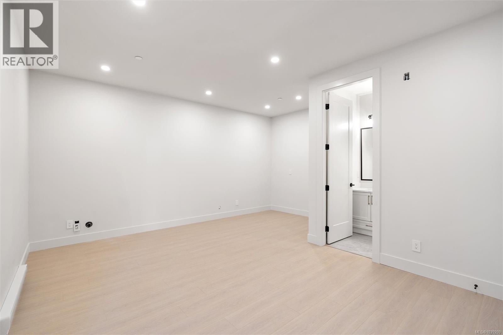 2098 Kingbird Drive, Langford