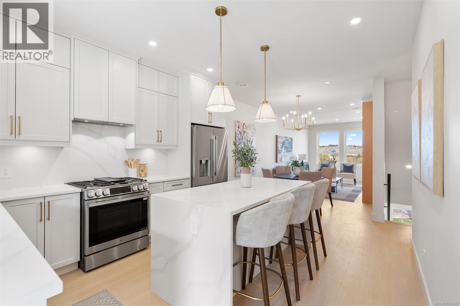  2098 Kingbird Drive, Langford