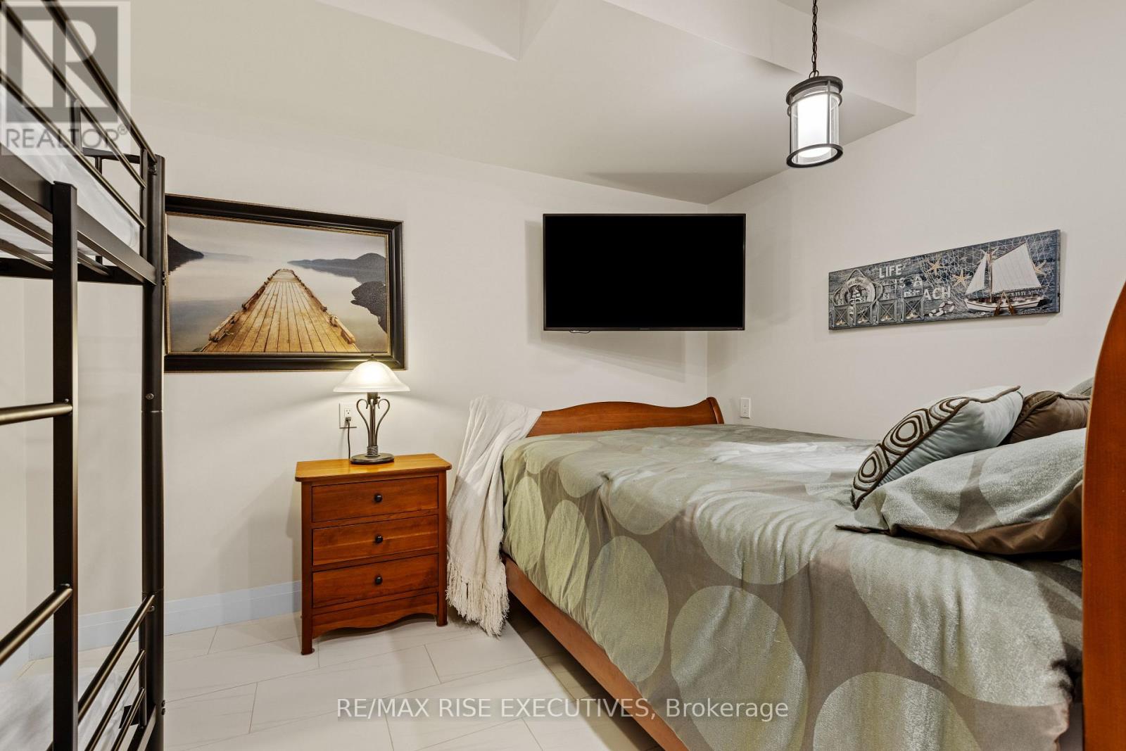165 FINSBURY AVENUE - 13