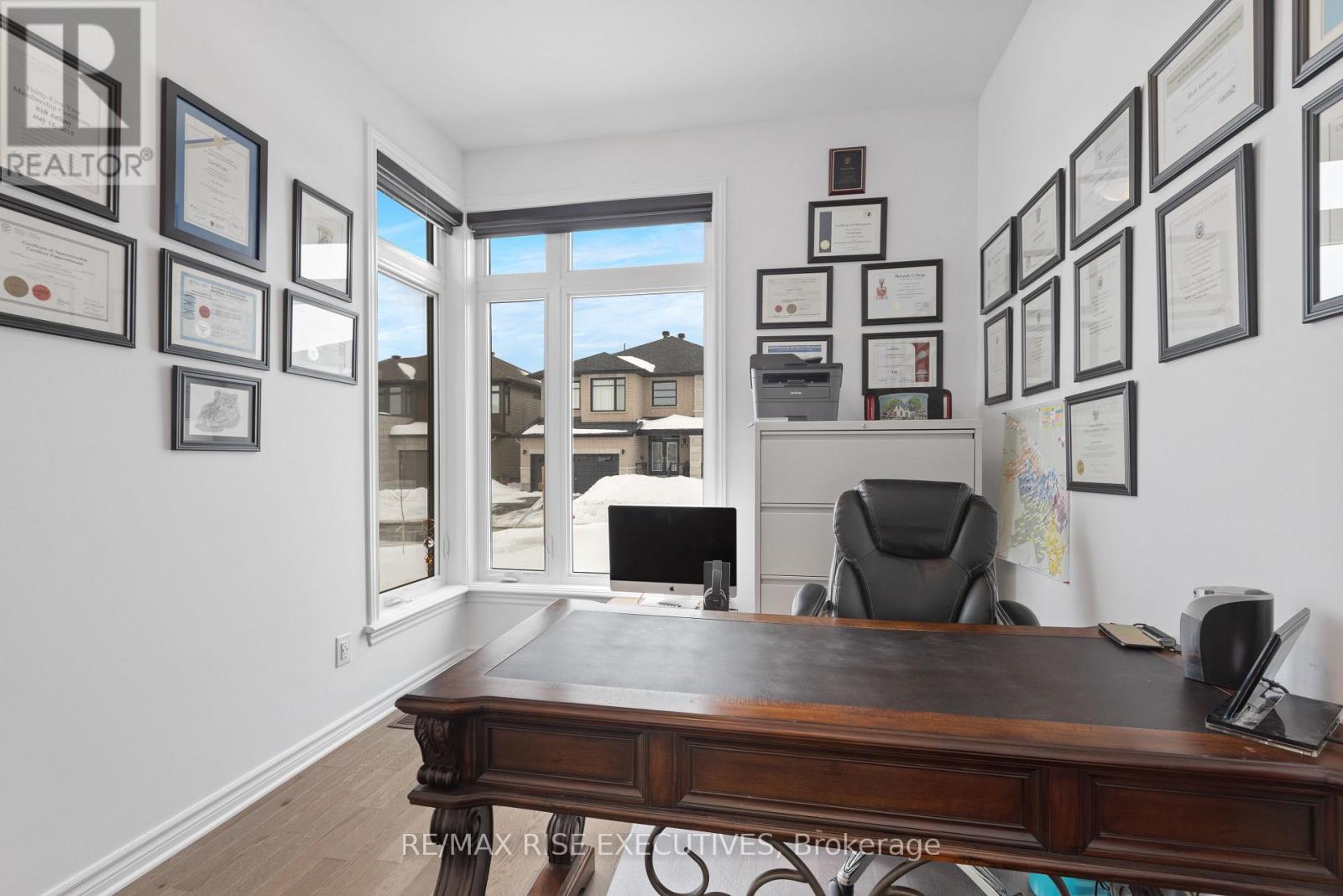 165 FINSBURY AVENUE - 2
