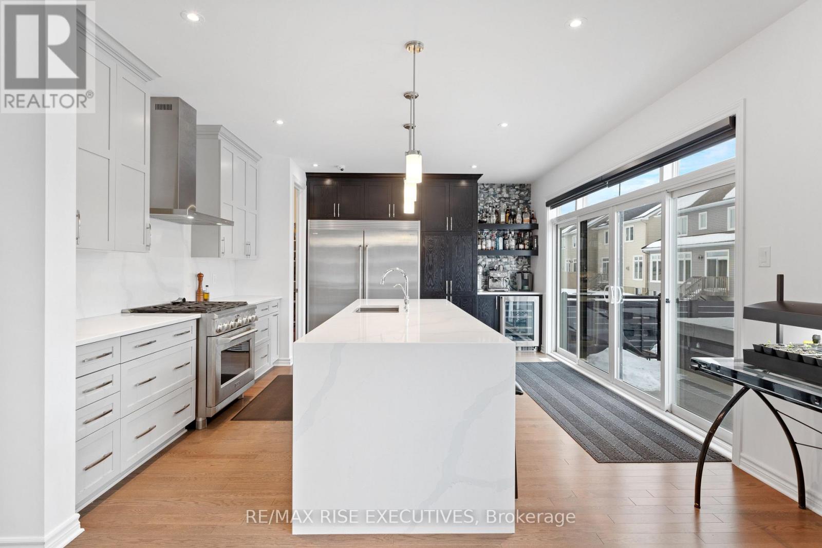 165 FINSBURY AVENUE - 26