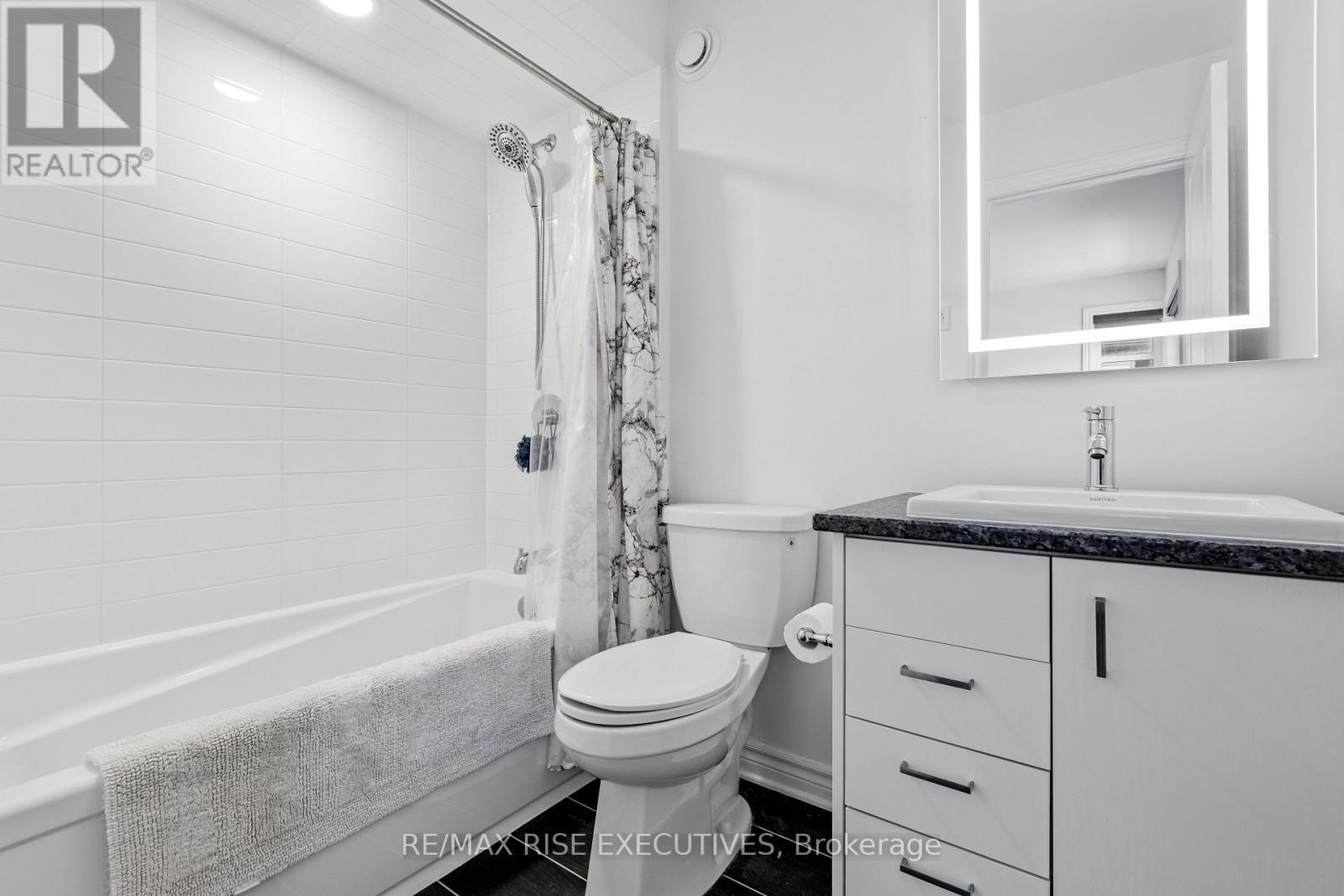 165 FINSBURY AVENUE - 32