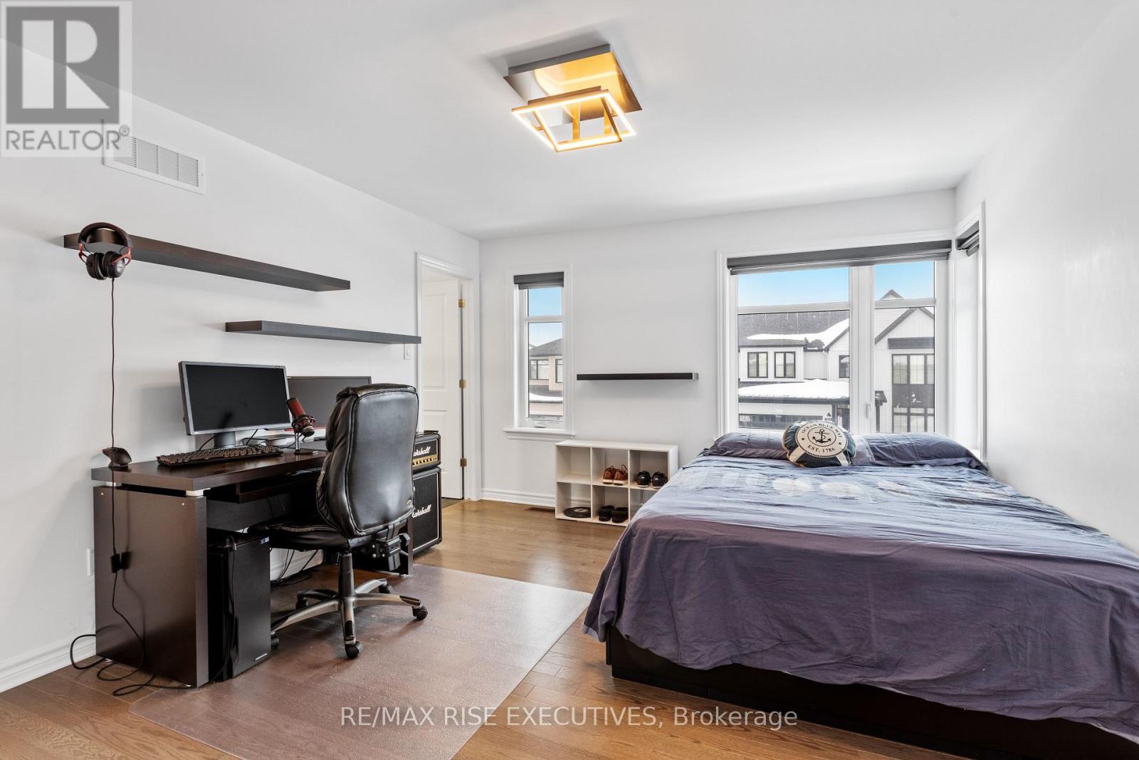 165 FINSBURY AVENUE - 34