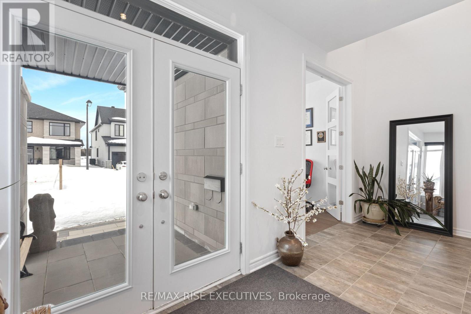 165 FINSBURY AVENUE - 4