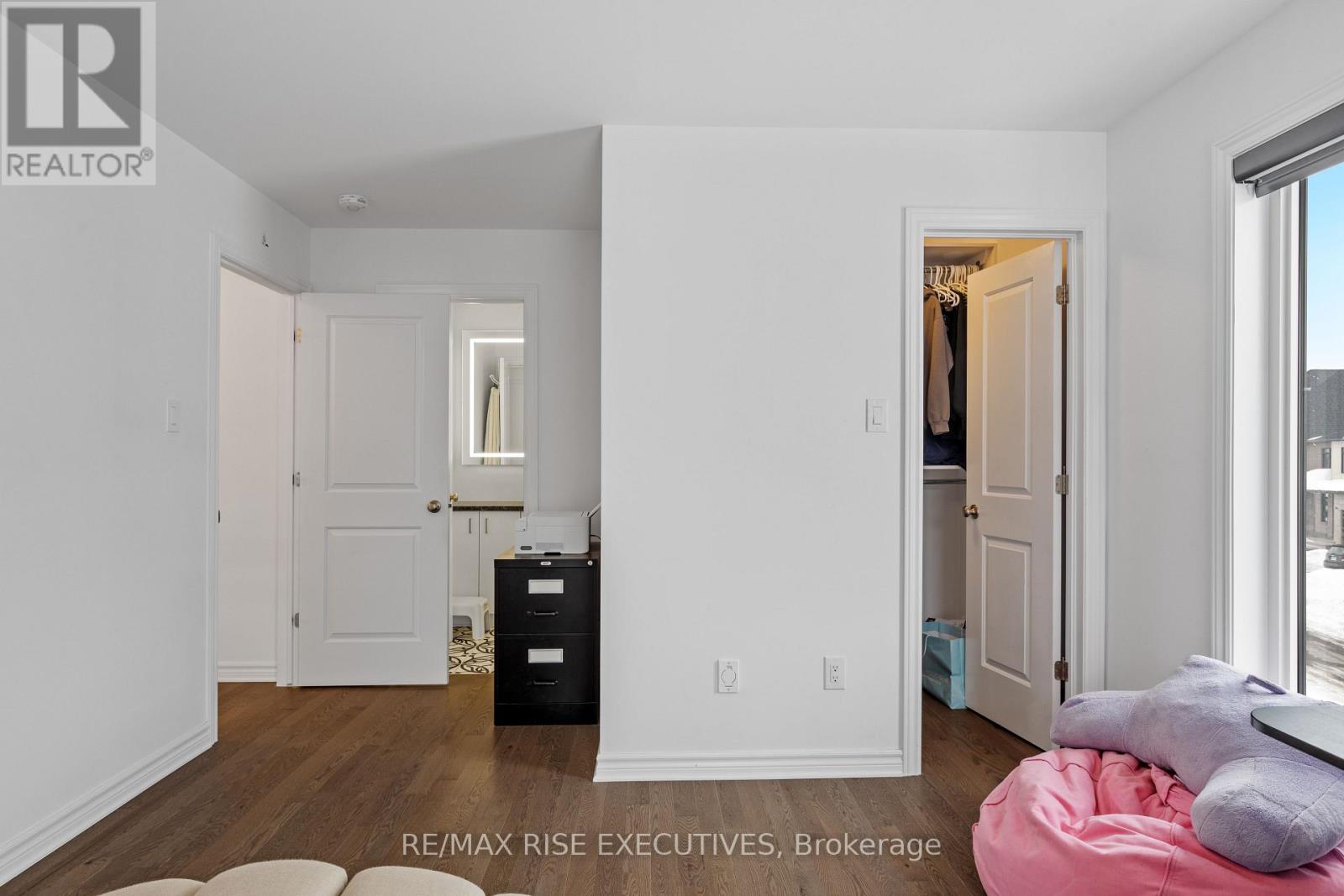 165 FINSBURY AVENUE - 48