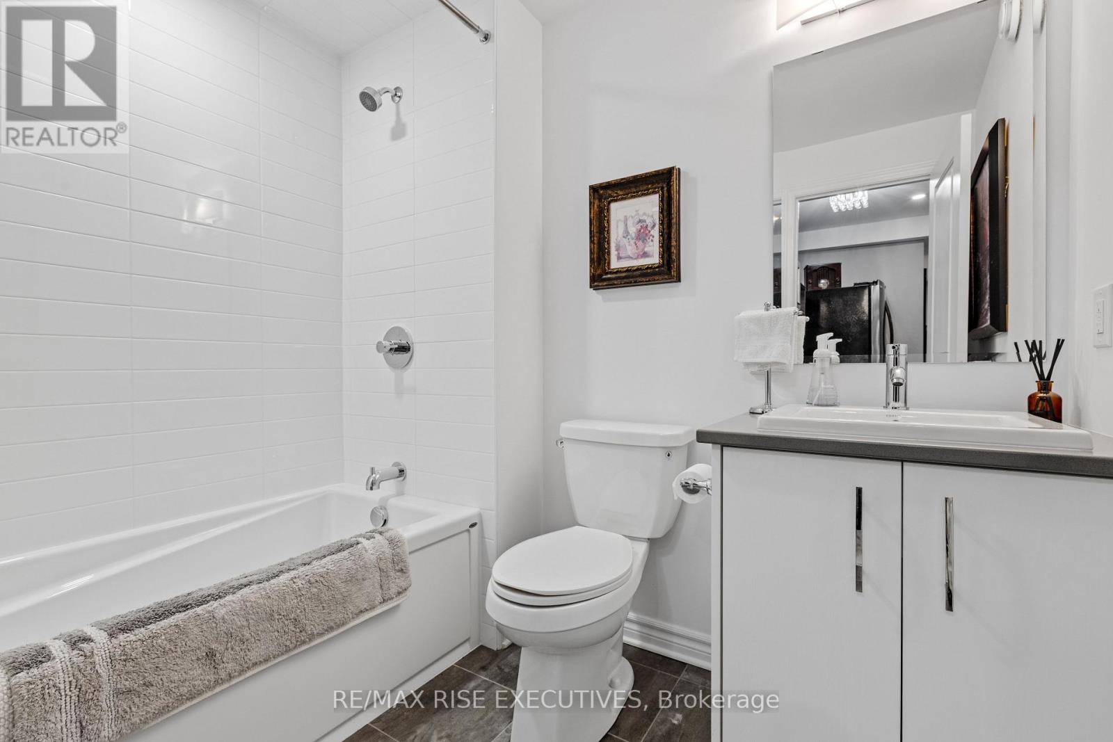 165 FINSBURY AVENUE - 8