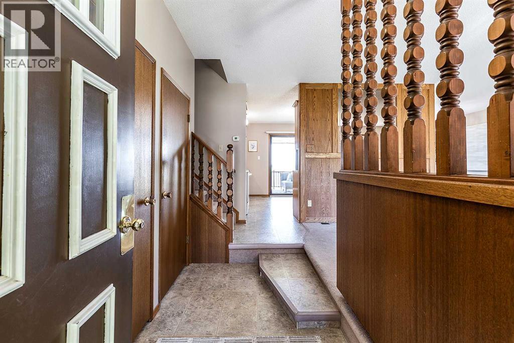 16 East Glen Crescent SE - photo 4