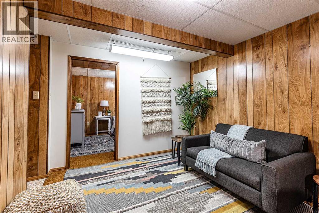 16 East Glen Crescent SE — photo 32