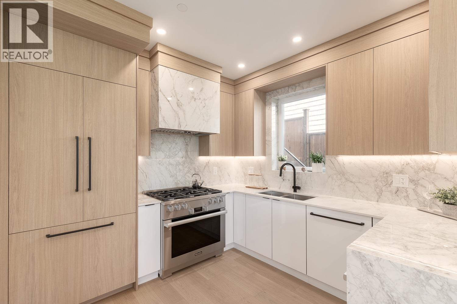 3 Bed, 4 Bath Duplex for Sale in Vancouver – 1 3536 W 14TH AVENUE, Vancouver – MLS# R3131586 - Image 5