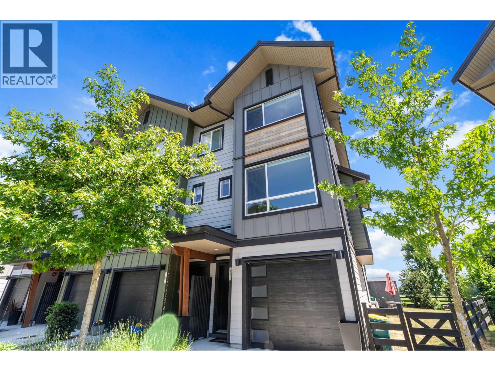 39 4292 WOLF WAY, Tsawwassen