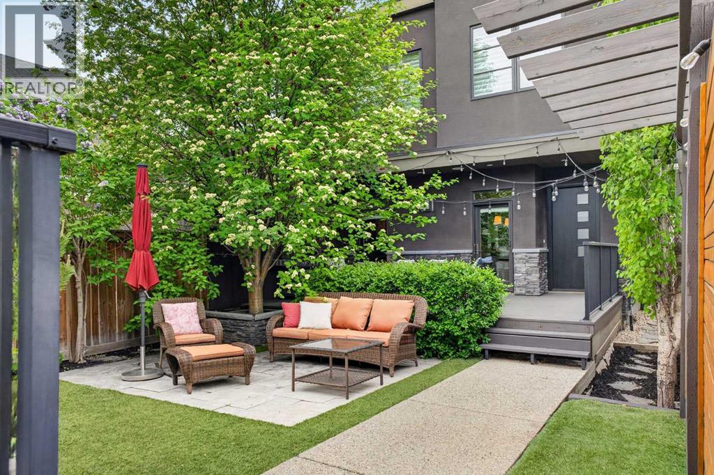 2415 25 Street SW - 36