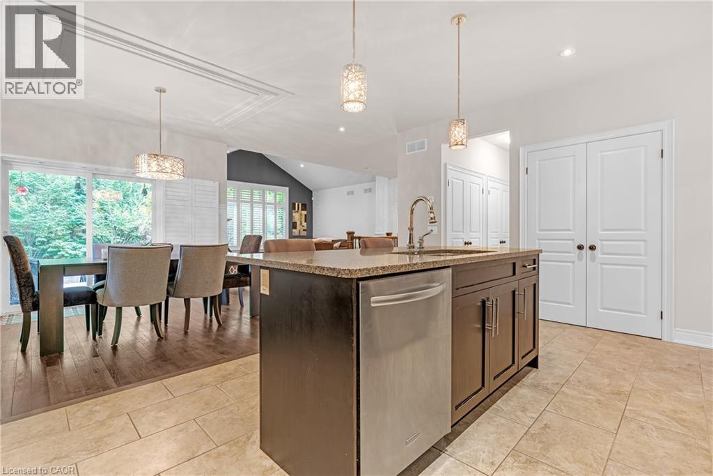 22 CREEKSIDE Drive - 9