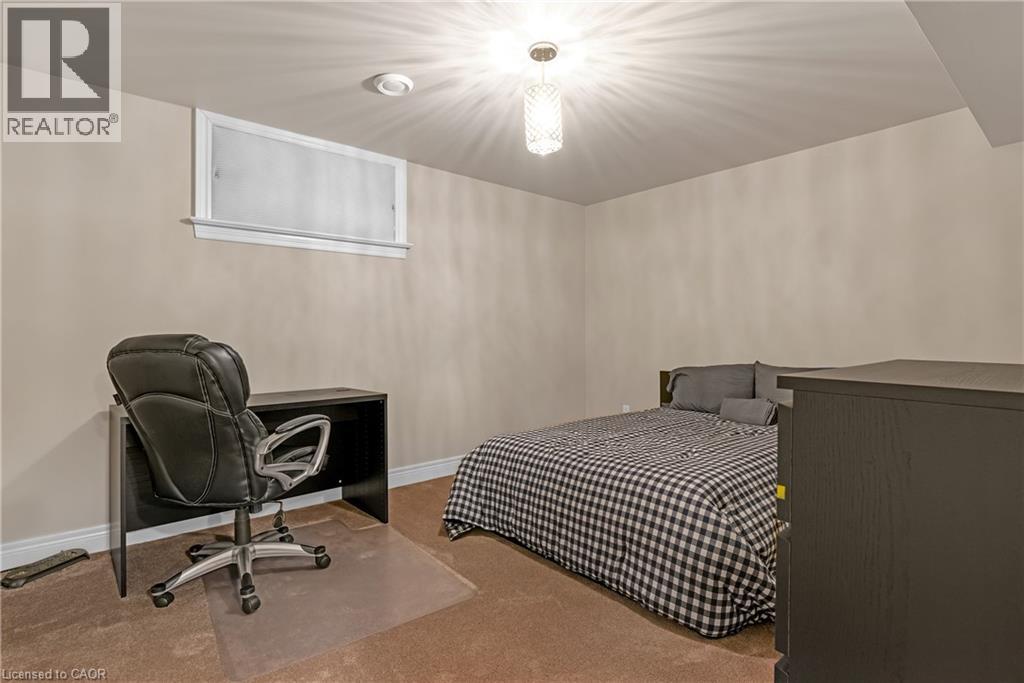 22 CREEKSIDE Drive - 31
