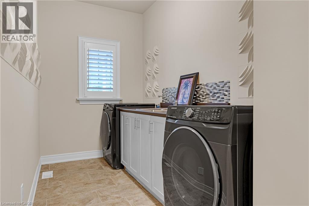 22 CREEKSIDE Drive - 22