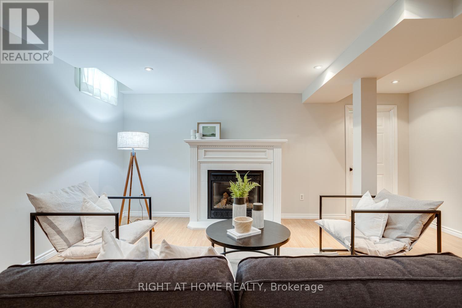191 ROSEBOROUGH DRIVE - 32
