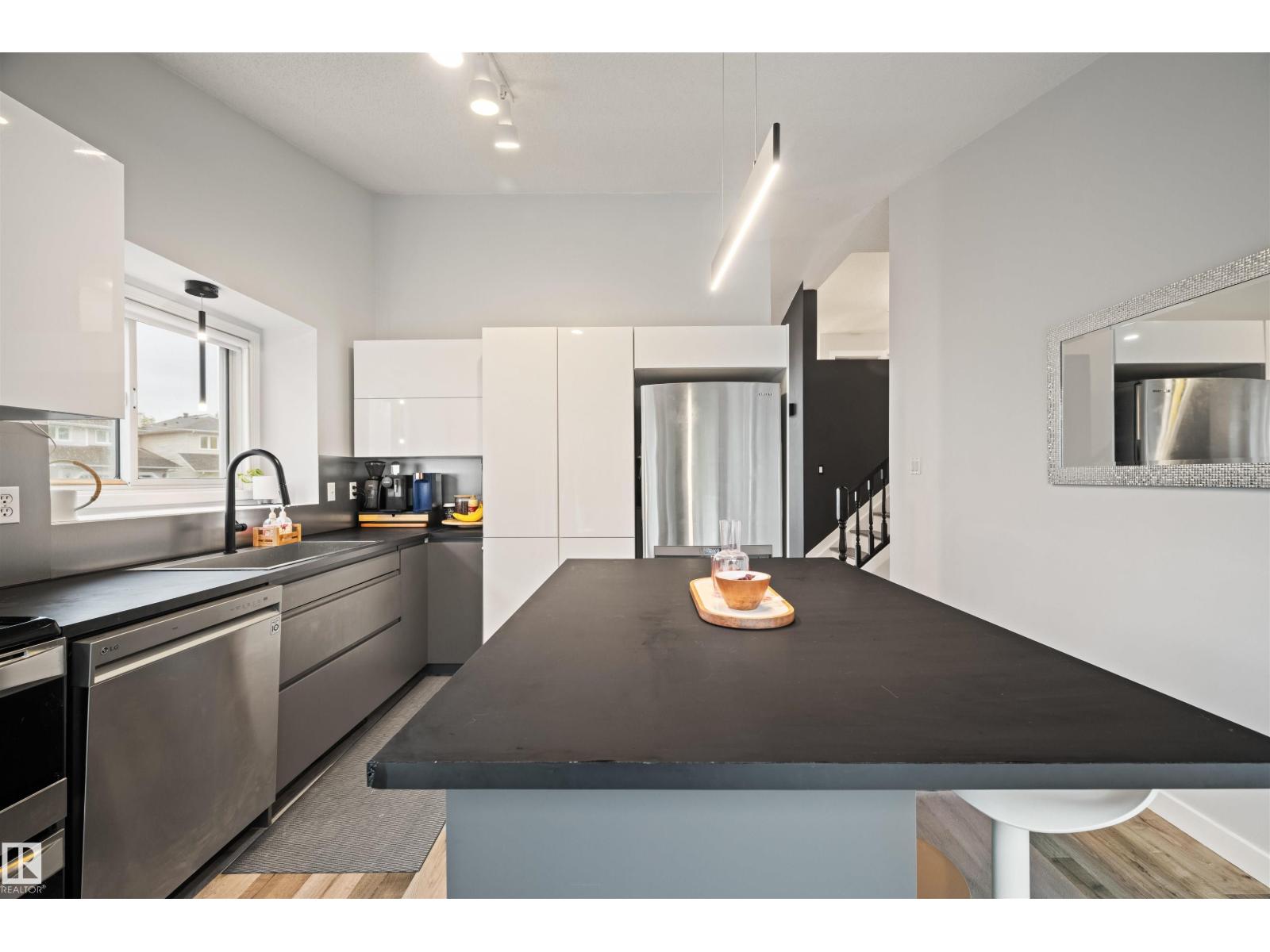 315 BUCHANAN WY NW - 10