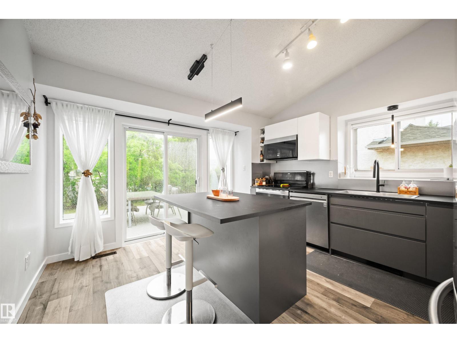 315 BUCHANAN WY NW - 8