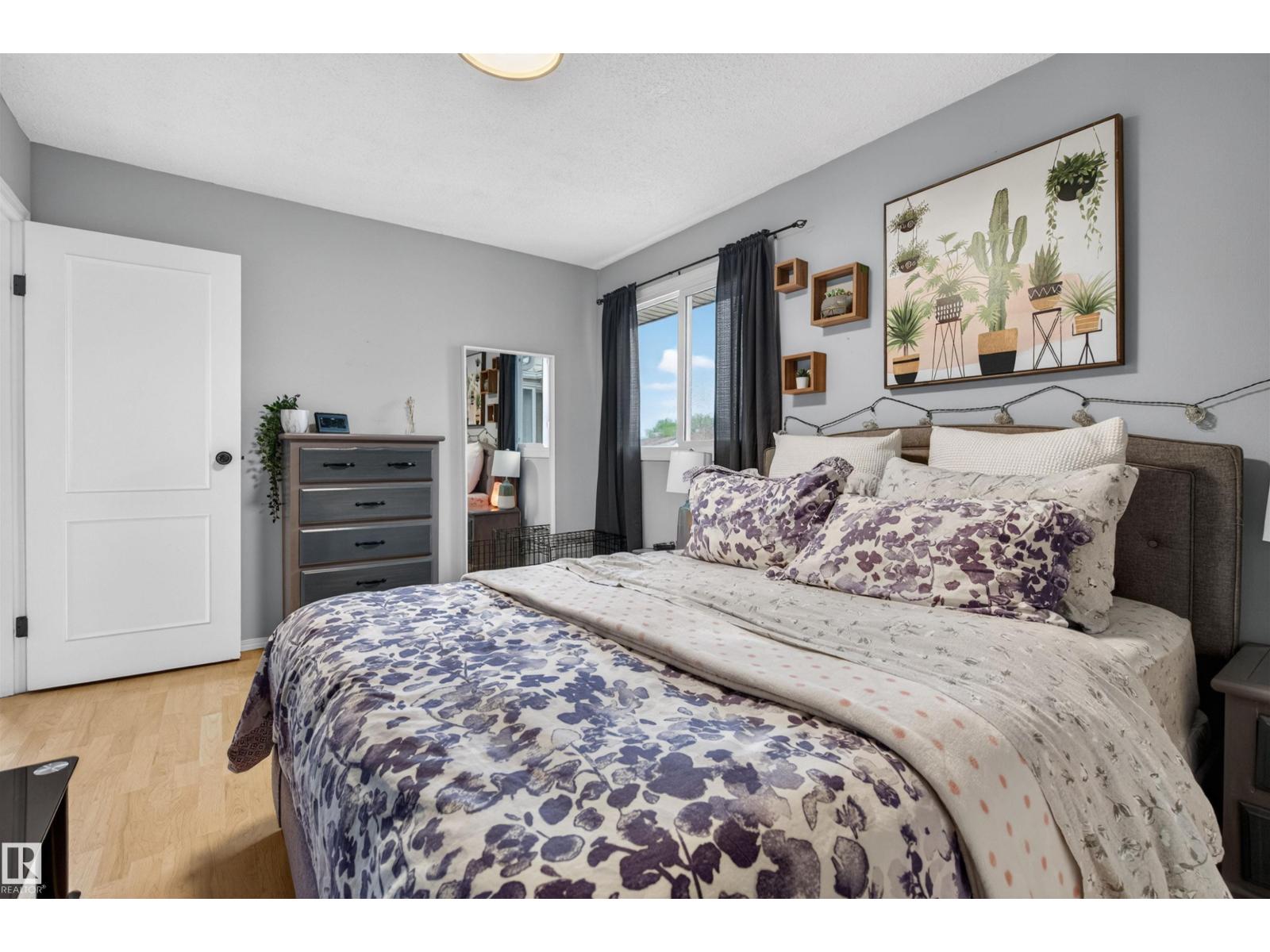 13275 47 ST NW - 21