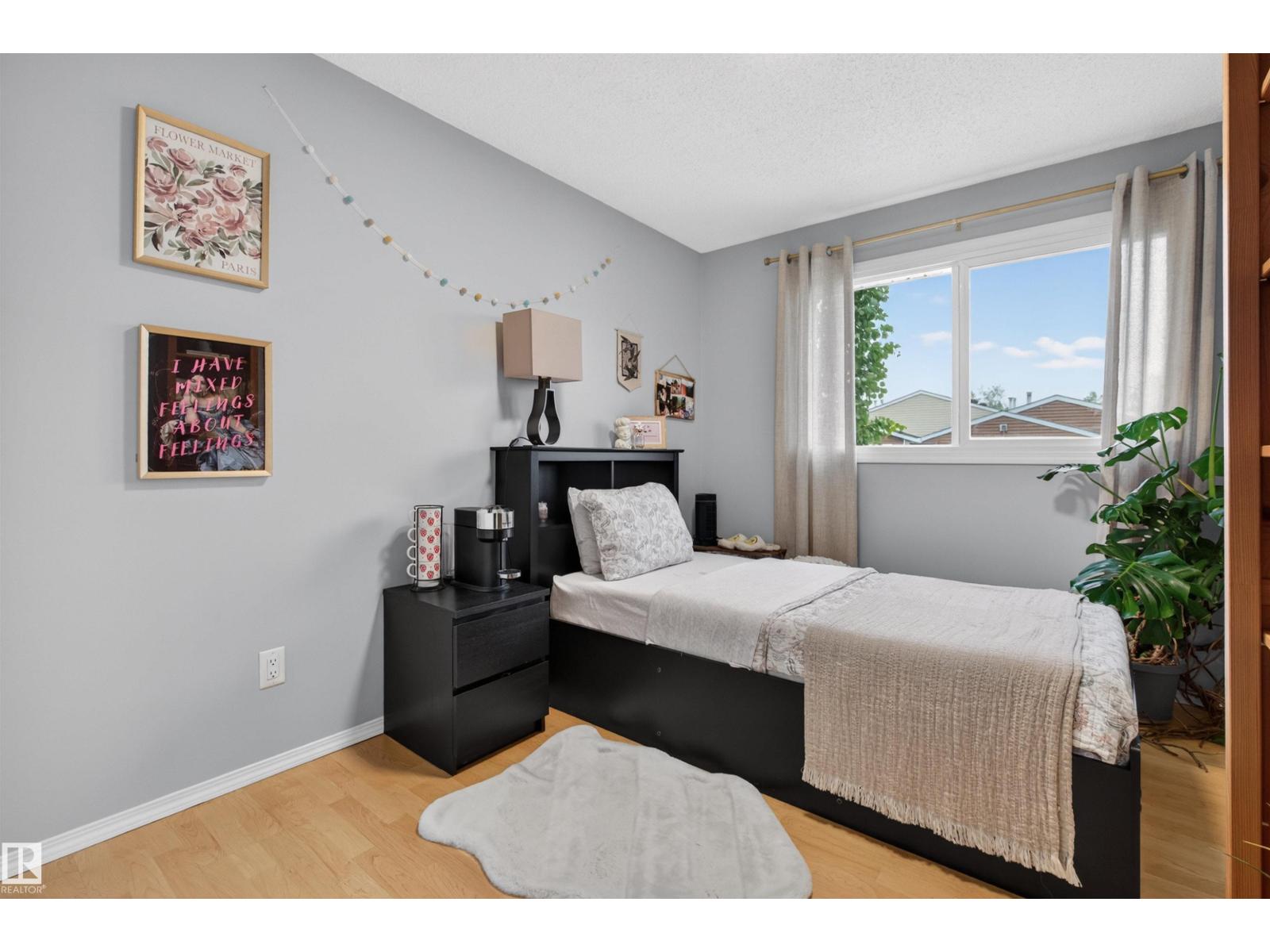 13275 47 ST NW - 22