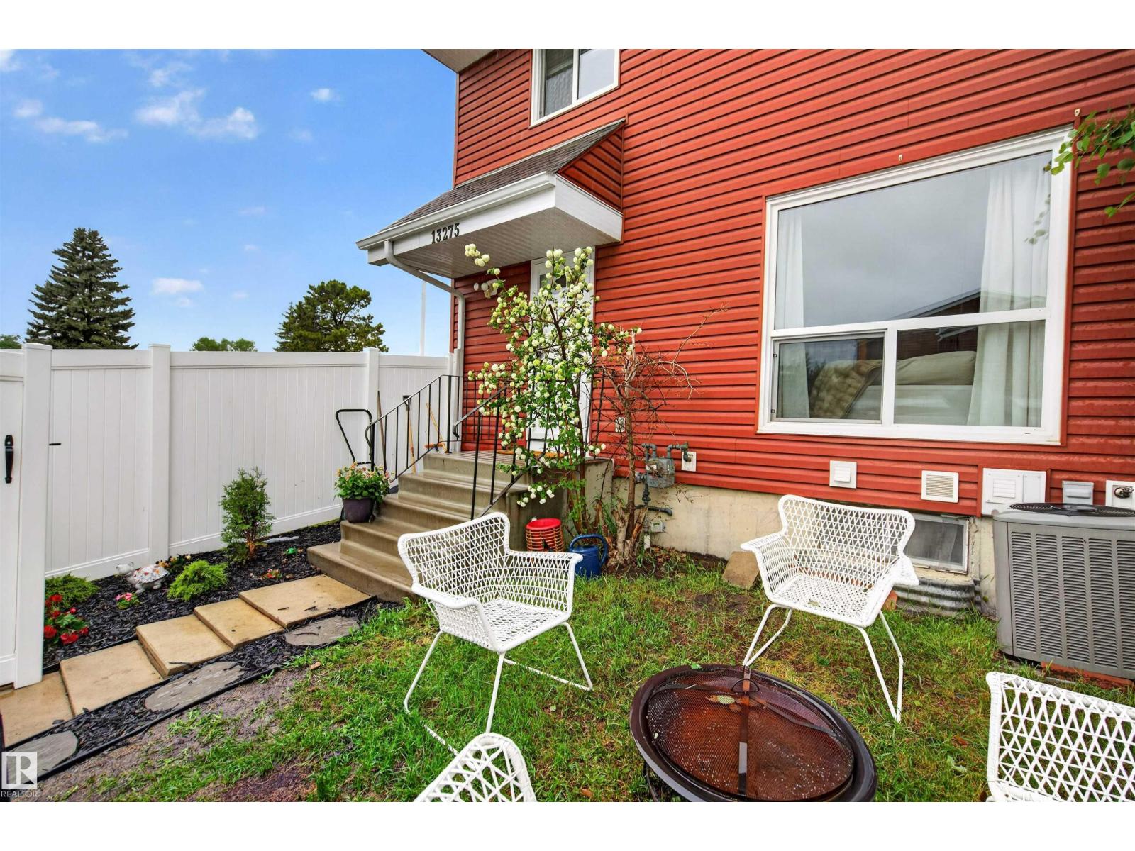13275 47 ST NW - 29