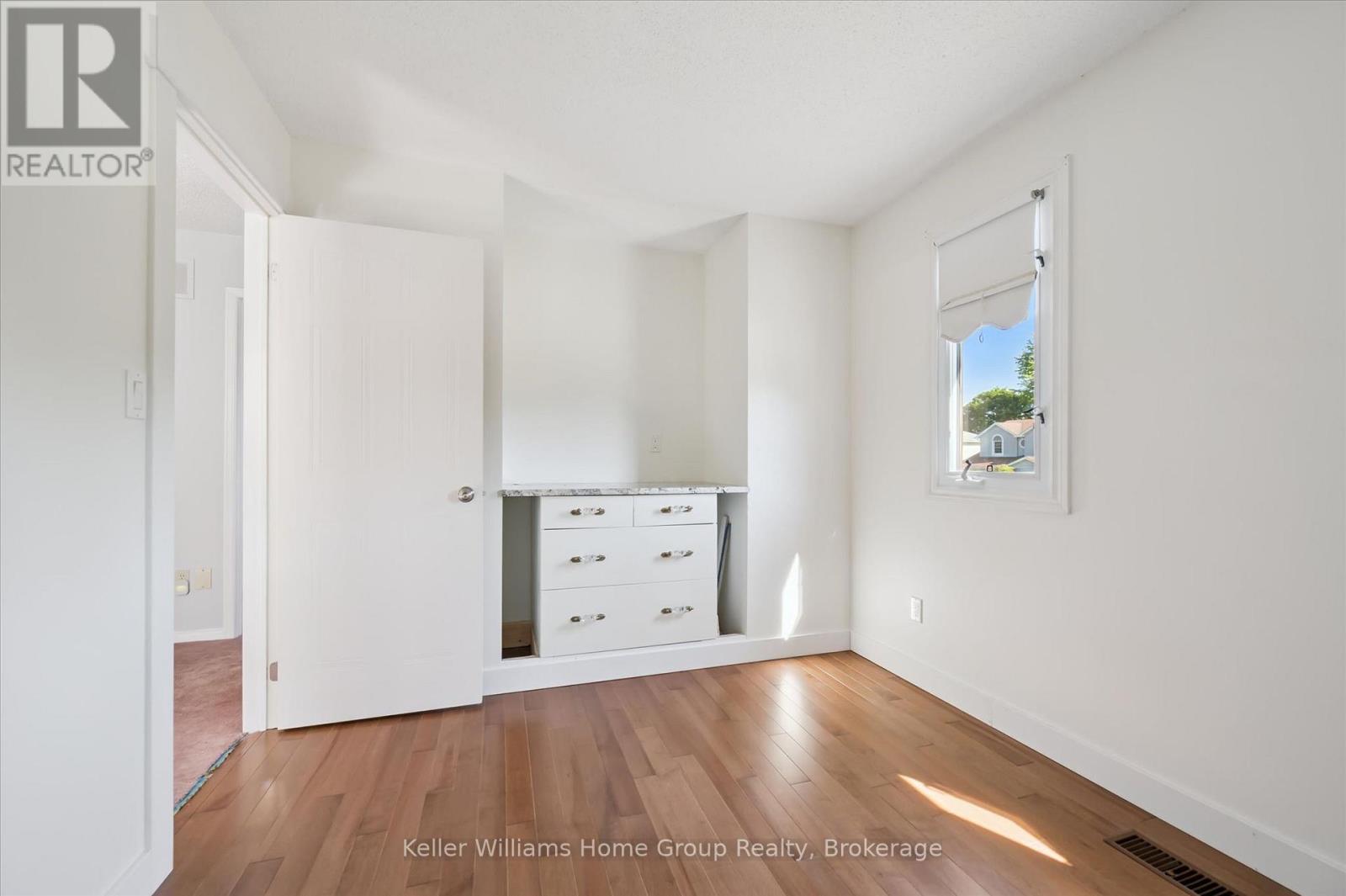 653 HOLMAN CRESCENT - 30
