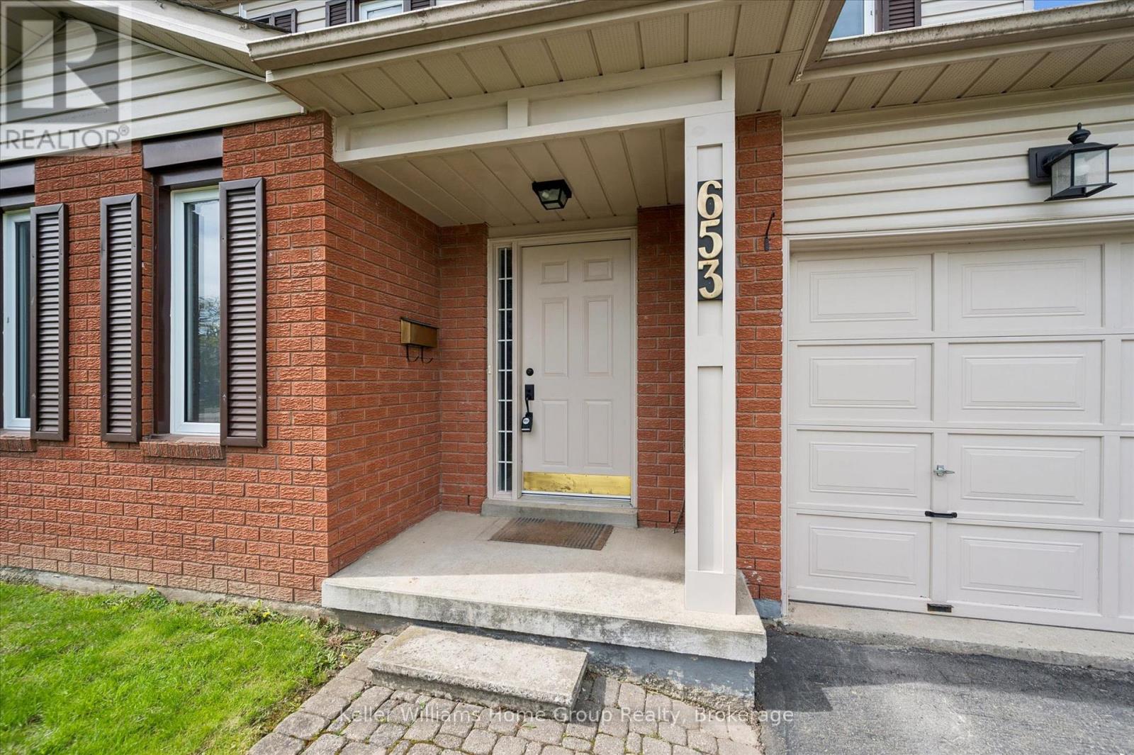 653 HOLMAN CRESCENT - 5