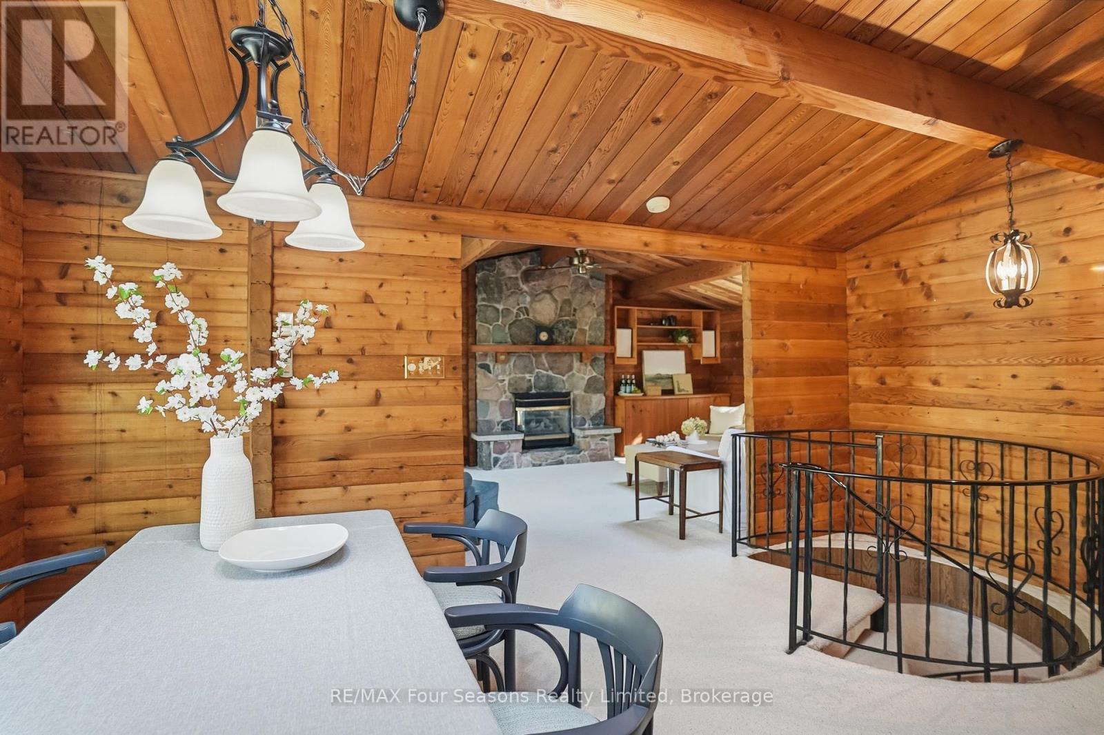 105 ST MORITZ CRESCENT - 21