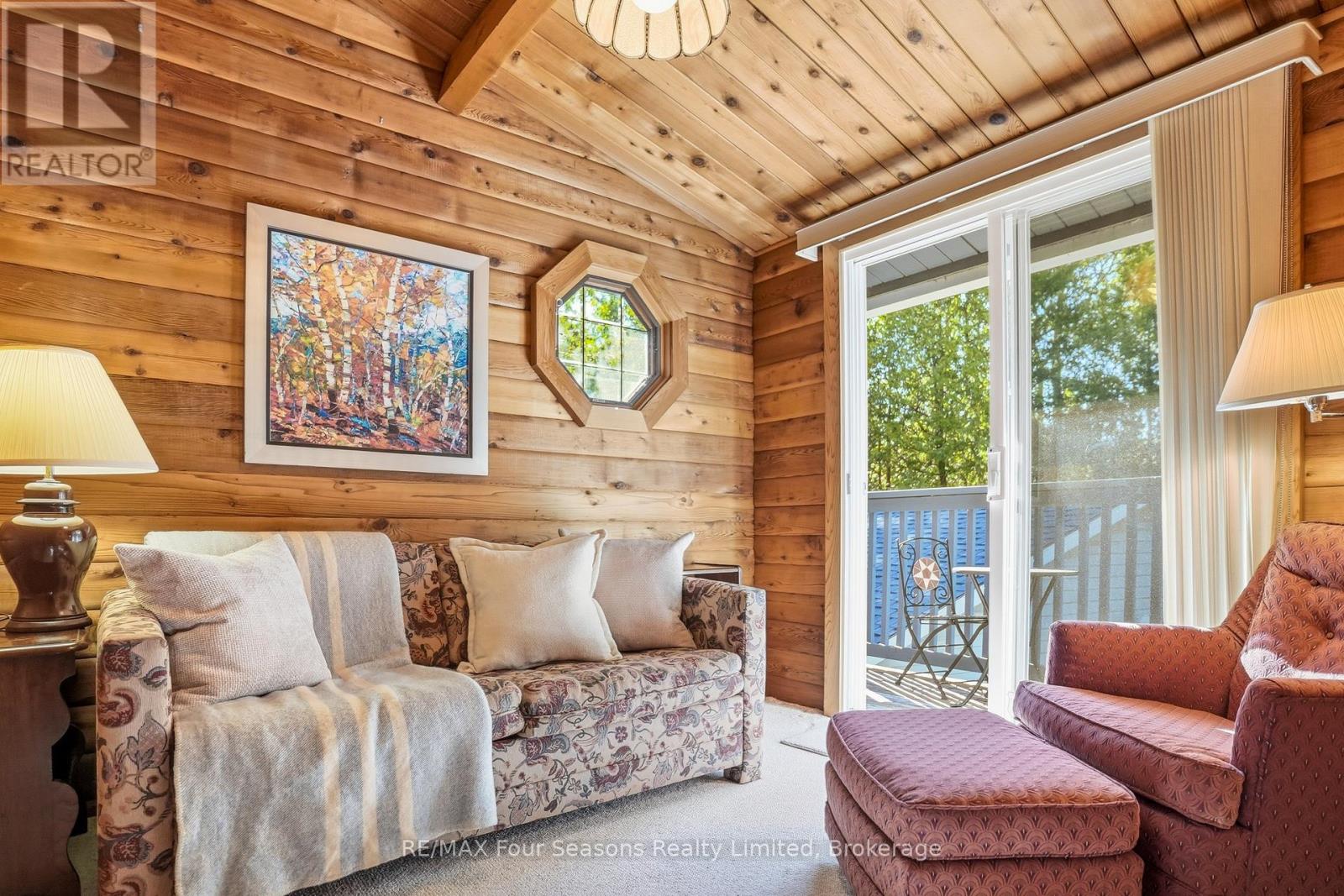 105 ST MORITZ CRESCENT - 23